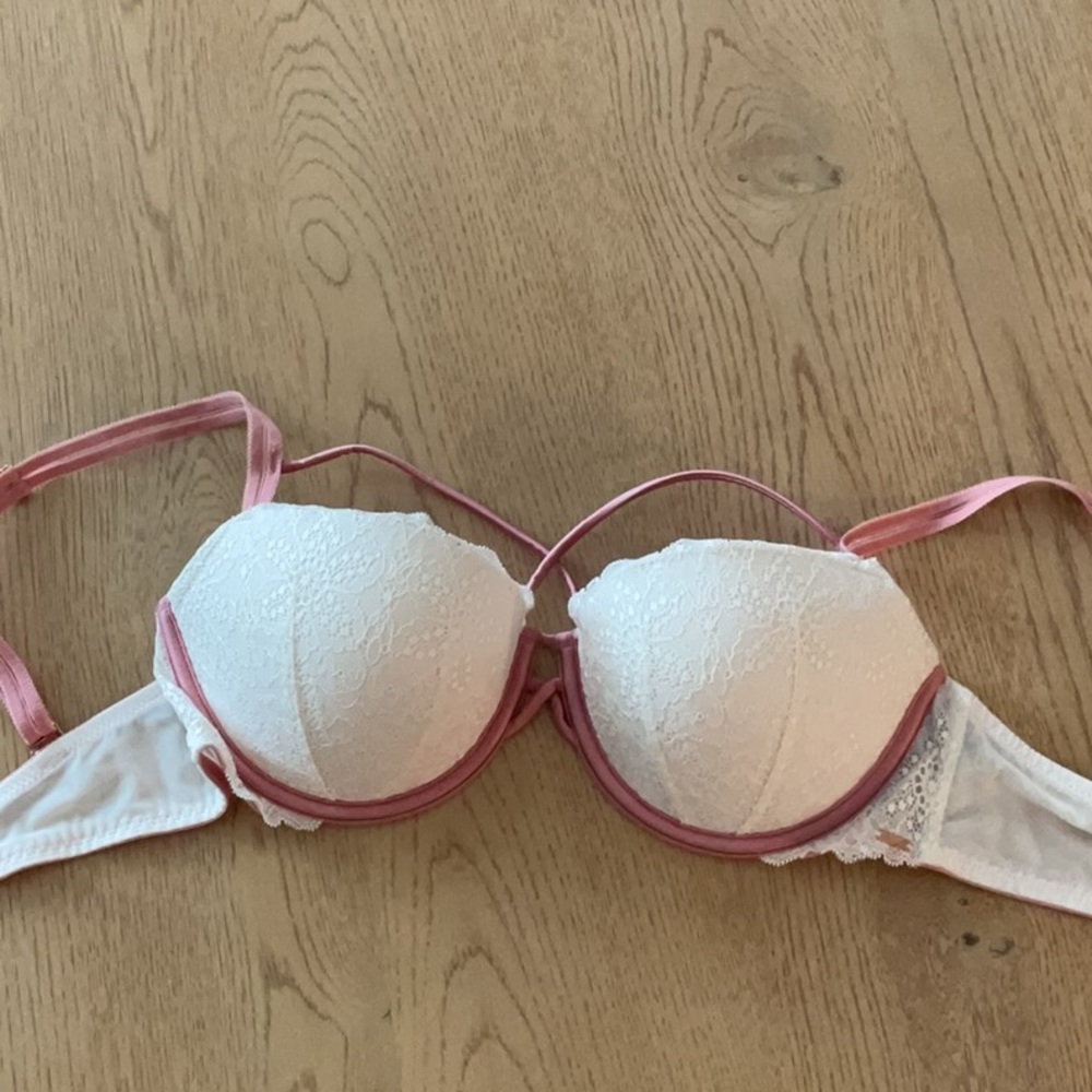 Pink Victoria’s Secret push up bra 36D